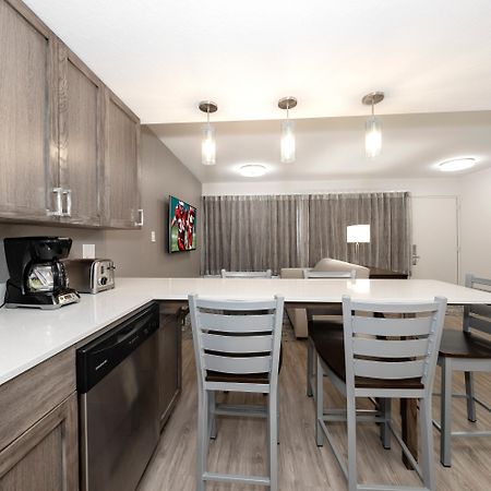 Red Roof Inn Plus+ & Suites Naples Downtown-5Th Ave S Εξωτερικό φωτογραφία