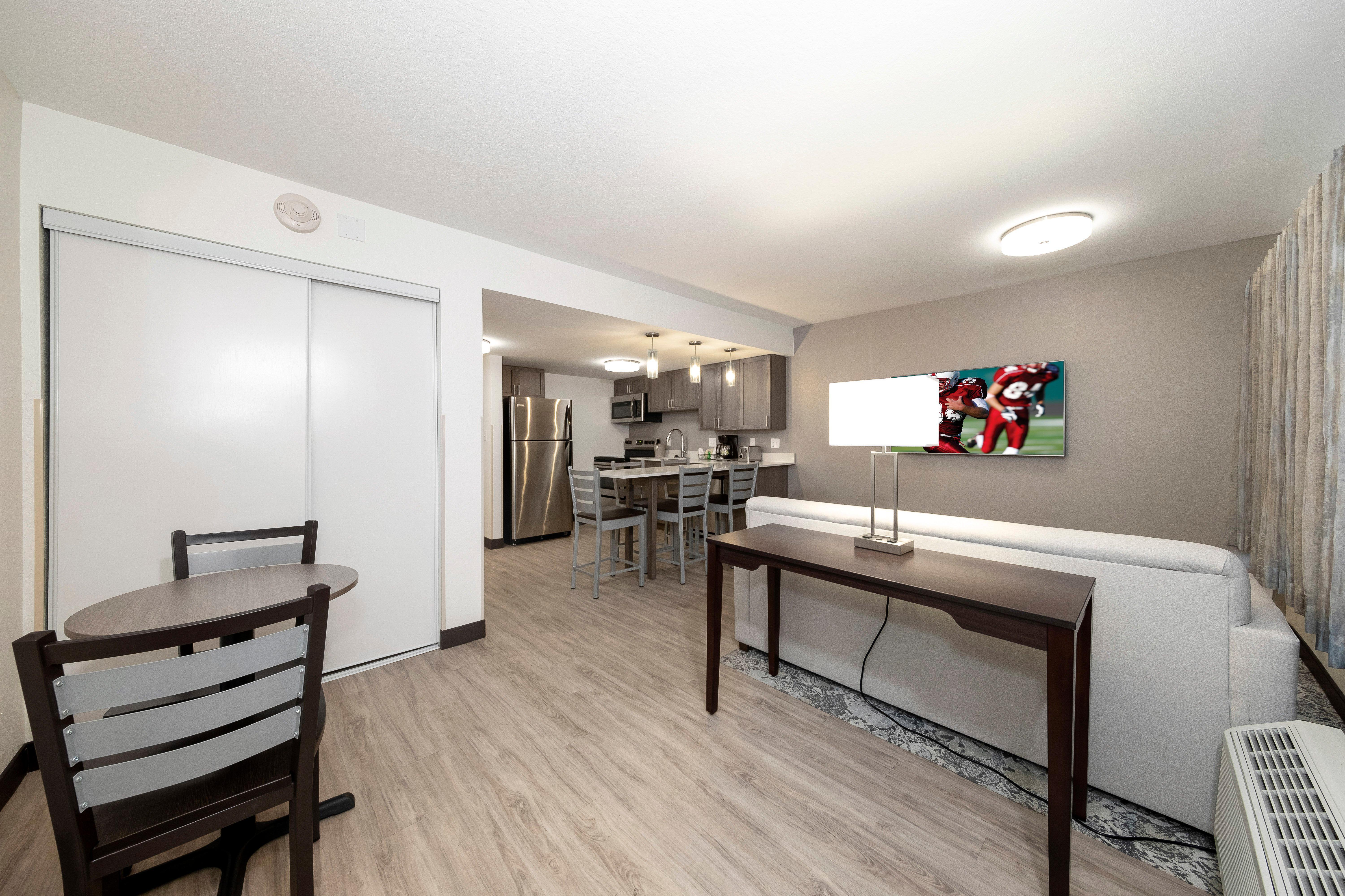 Red Roof Inn Plus+ & Suites Naples Downtown-5Th Ave S Εξωτερικό φωτογραφία