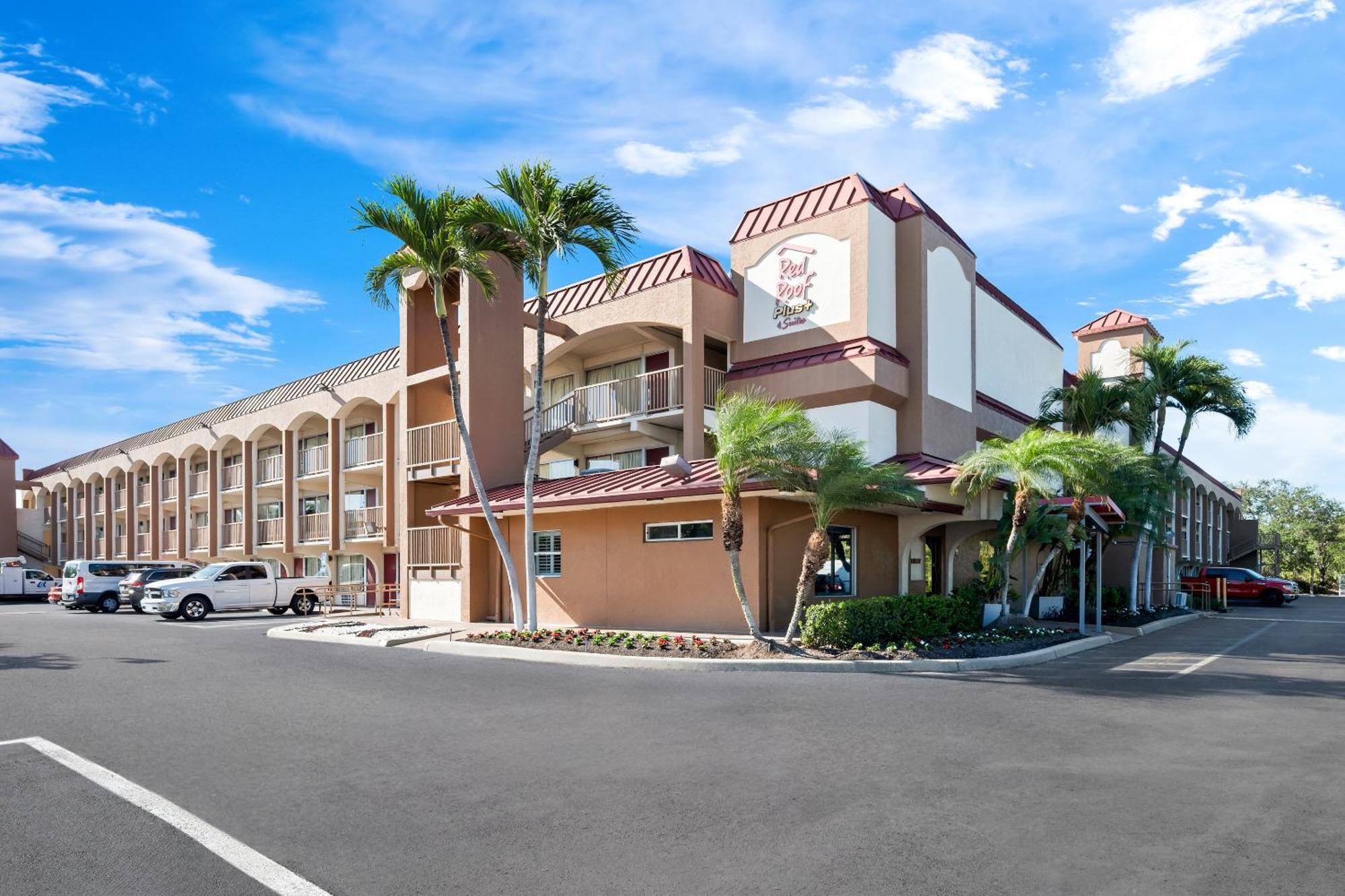 Red Roof Inn Plus+ & Suites Naples Downtown-5Th Ave S Εξωτερικό φωτογραφία