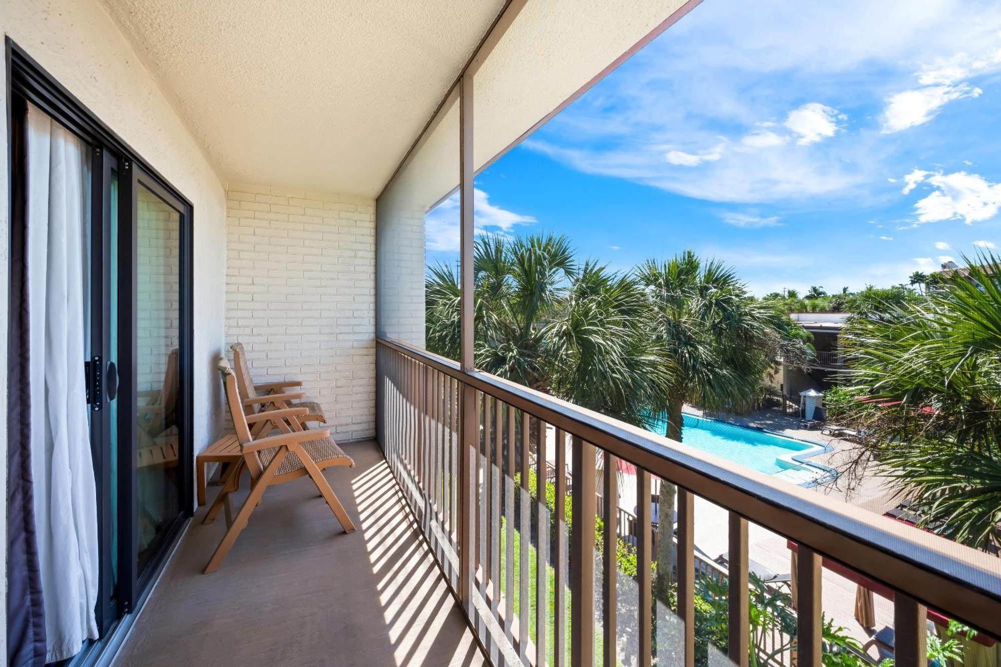 Red Roof Inn Plus+ & Suites Naples Downtown-5Th Ave S Εξωτερικό φωτογραφία