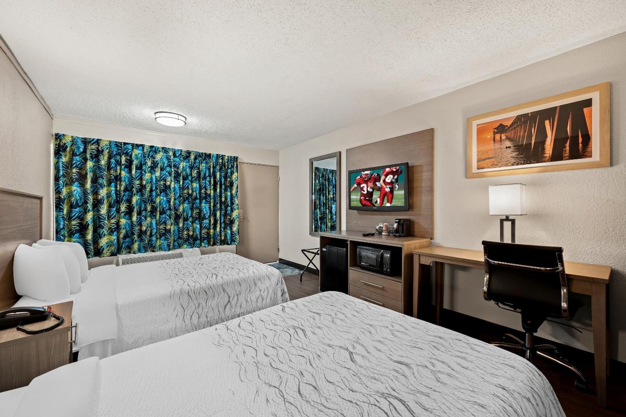 Red Roof Inn Plus+ & Suites Naples Downtown-5Th Ave S Εξωτερικό φωτογραφία