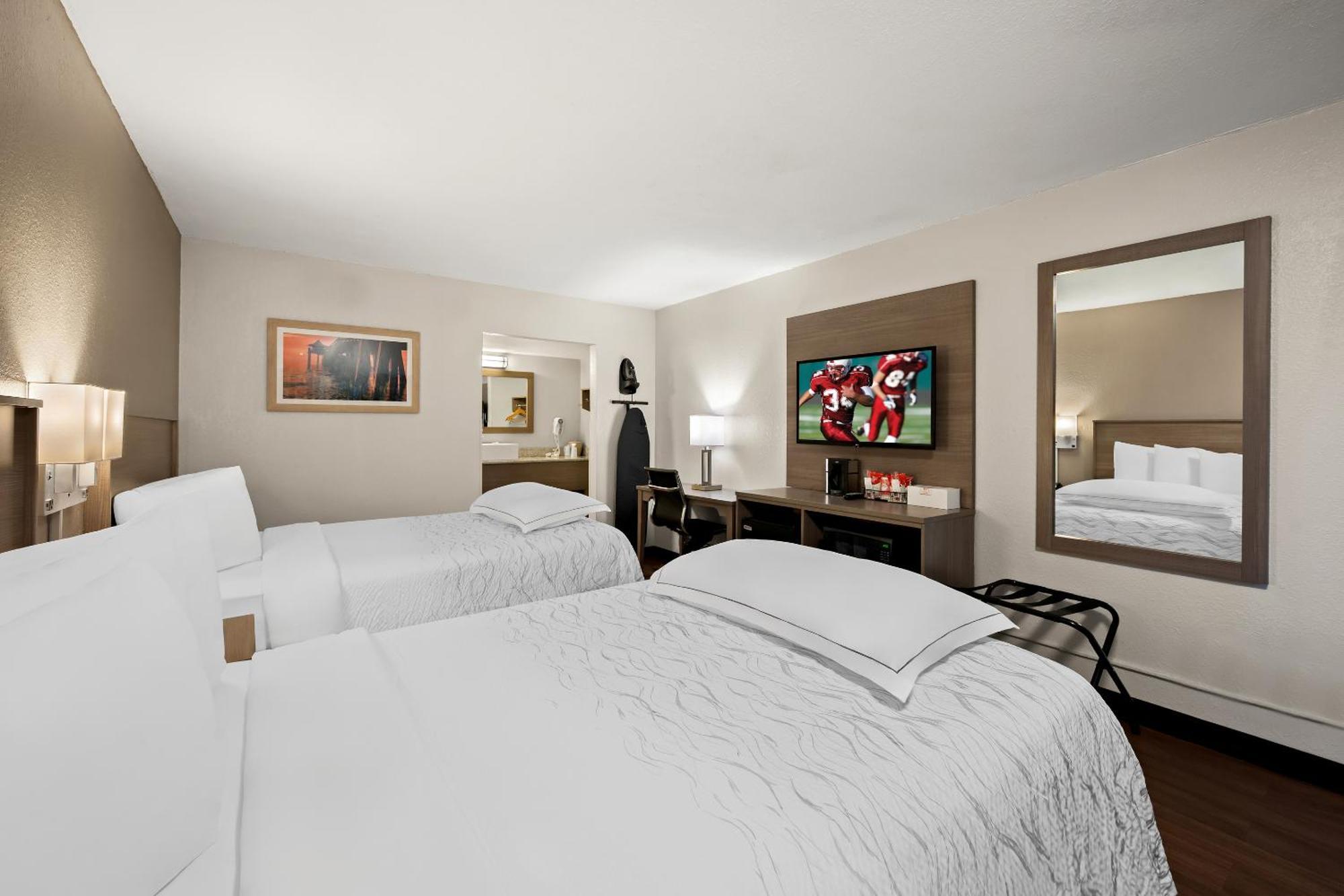Red Roof Inn Plus+ & Suites Naples Downtown-5Th Ave S Εξωτερικό φωτογραφία