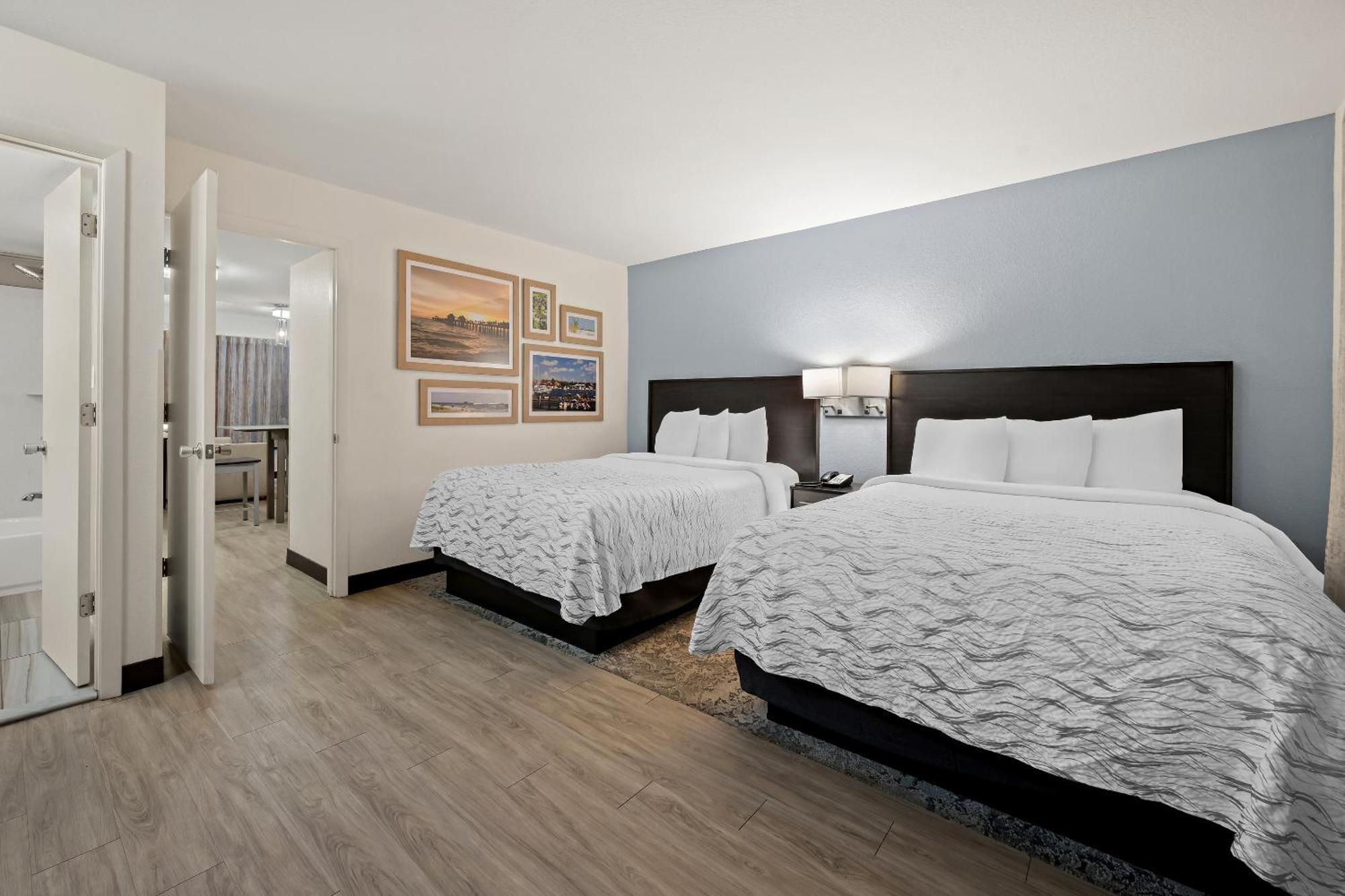 Red Roof Inn Plus+ & Suites Naples Downtown-5Th Ave S Εξωτερικό φωτογραφία